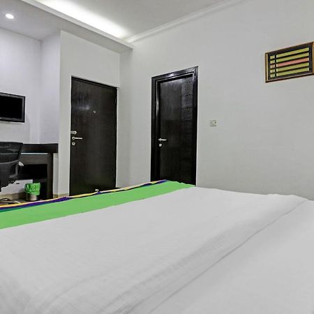 Treebo Trend Exotica Opp Sector 62 Ghaziabad Exterior photo