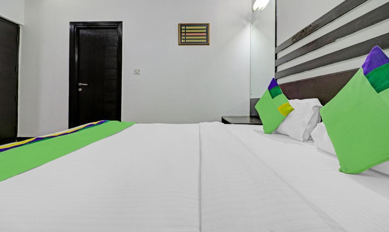 Treebo Trend Exotica Opp Sector 62 Ghaziabad Exterior photo