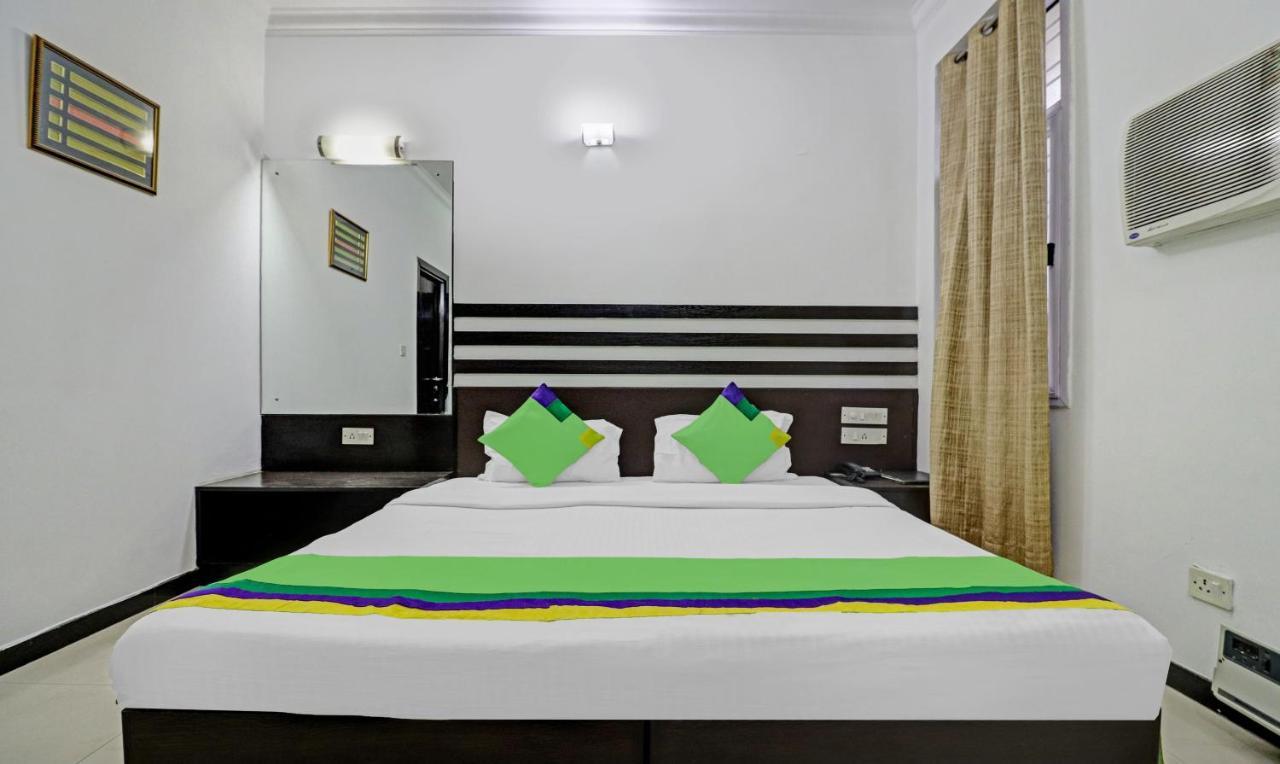 Treebo Trend Exotica Opp Sector 62 Ghaziabad Exterior photo