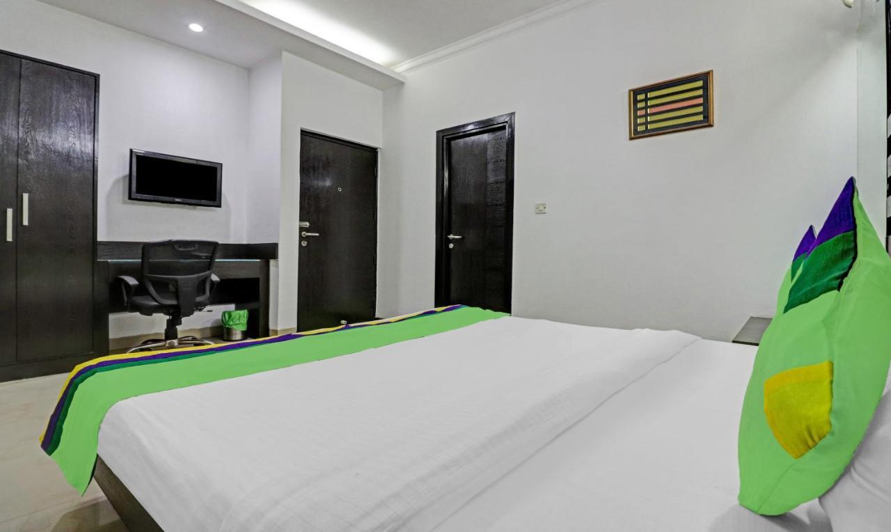 Treebo Trend Exotica Opp Sector 62 Ghaziabad Exterior photo