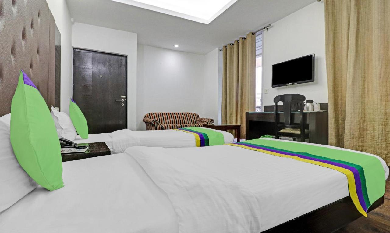 Treebo Trend Exotica Opp Sector 62 Ghaziabad Exterior photo