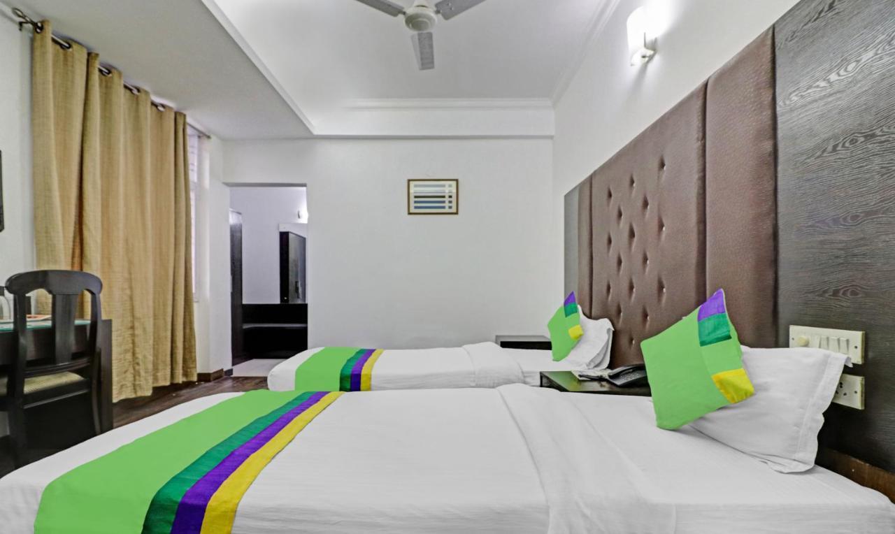 Treebo Trend Exotica Opp Sector 62 Ghaziabad Exterior photo