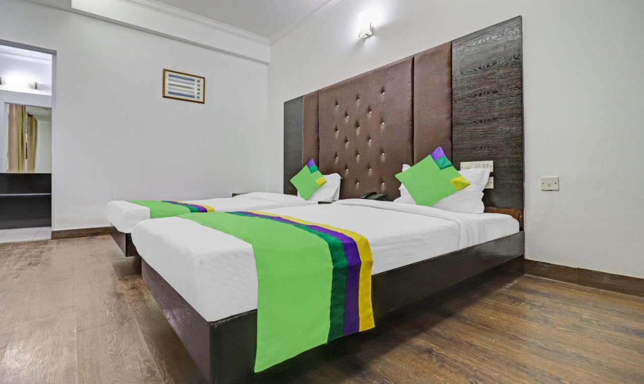 Treebo Trend Exotica Opp Sector 62 Ghaziabad Exterior photo